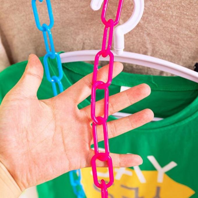 1.3m μήκος / 23 τρύπες πλαστική αλυσίδα πολύχρωμα πλαστικά ρούχα κρεμάστρα ντουλάπα κρεμάστρα διάσωση χώρου οργανωτής κρεμάστρα 6